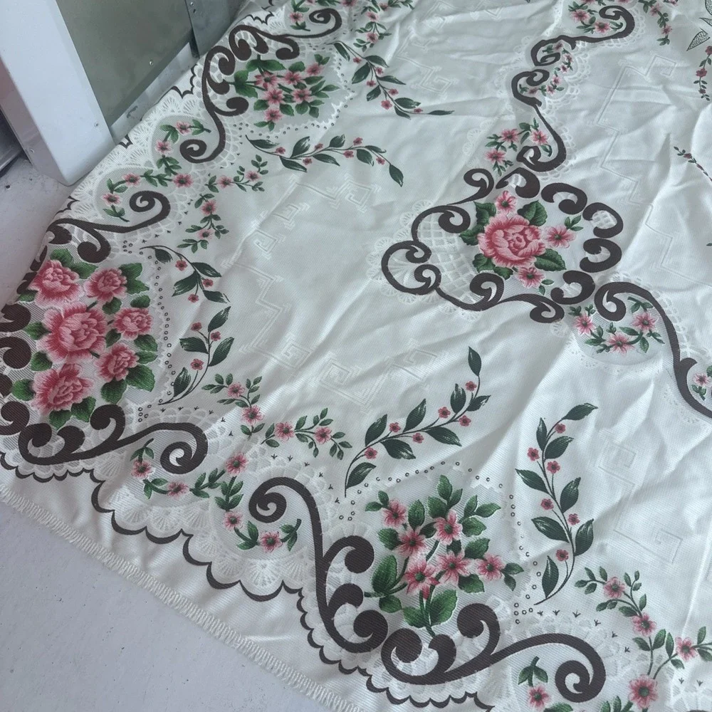 Vintage Floral Rectangular Table Cloth With Fringe Edge - Size 76x61
